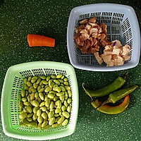 杭椒毛豆米小炒肉的做法图解1