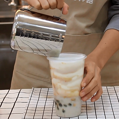 冬季畅销热饮芋泥波波茶的做法——小兔奔跑奶茶教程