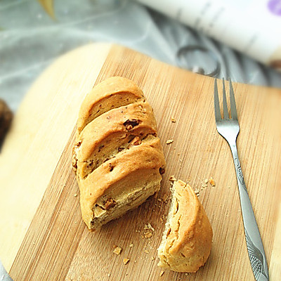 全麦硬质苏打核桃面包