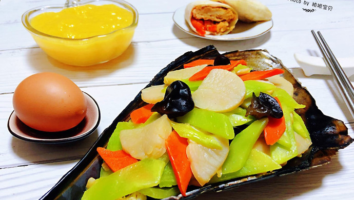 带子炒莴笋胡萝卜木耳