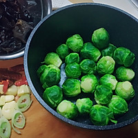 爆炒孢子甘蓝的做法图解2