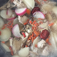 冬天大补汤～萝卜菌菇排骨汤的做法图解3