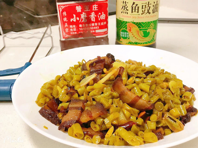 酸豆角炒腊肉的做法