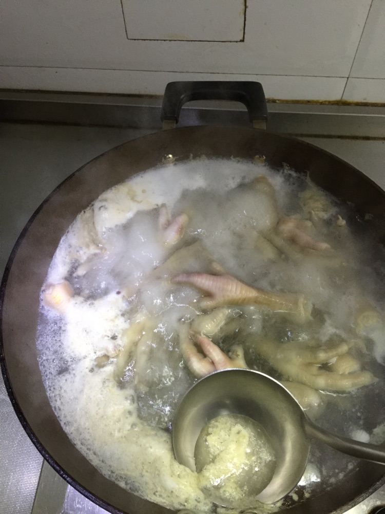 红烧鸡爪的做法图解2
