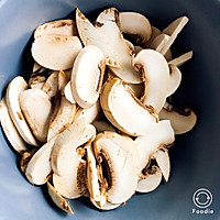 番茄炒口菇的做法图解1