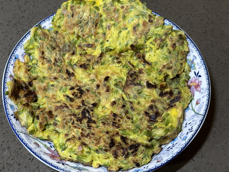 鲜槐花煎鸡蛋的做法