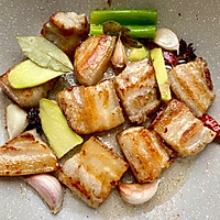 #夏日鲜味轻享健康#红烧肉焖蛋的做法图解3
