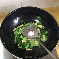 青菜炒腐竹的做法图解8