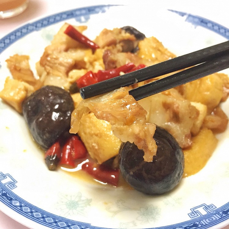 一人食*喷香豆干炖肉的做法