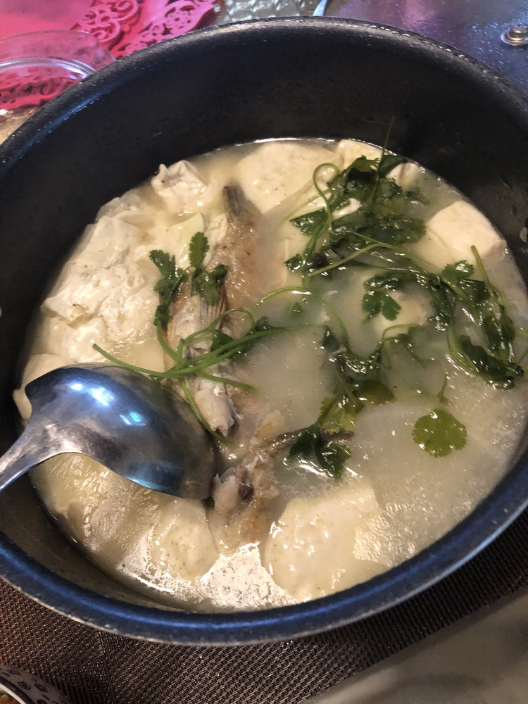 鲫鱼炖萝卜豆腐汤的做法
