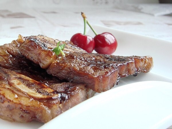 Beef ribs with black pepper