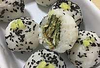 香椿鸡蛋米饭团子的做法