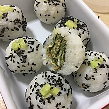 香椿鸡蛋米饭团子