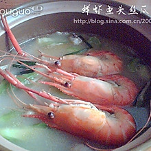 鲜虾鱼头丝瓜汤