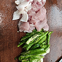 青椒炒肉3分钟完成的做法图解2