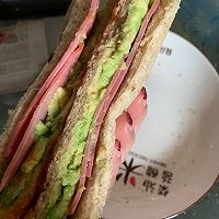 火腿牛油果三明治的做法图解7
