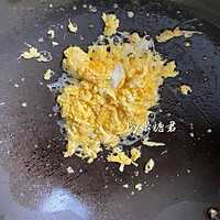 快手晚餐：黄金鳗鱼炒饭的做法图解4