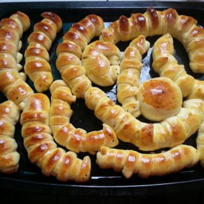 毛毛虫肉松面包