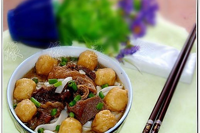 鱼蛋牛腩粉