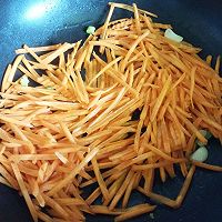 胡萝卜炒口蘑的做法图解5