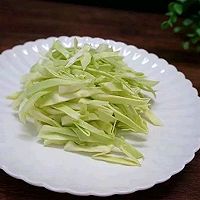 腊肉鸡蛋包菜炒粉丝的做法图解3