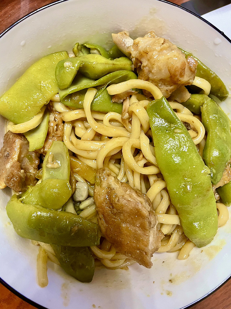 排骨豆角焖面的做法