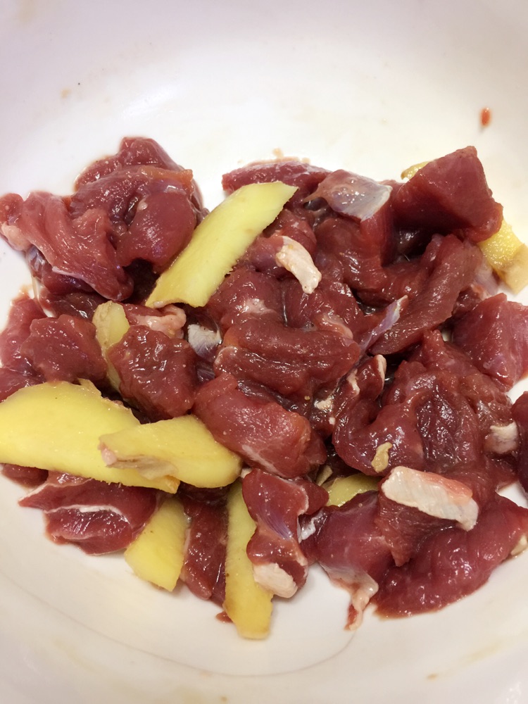牙签羊肉的做法图解1