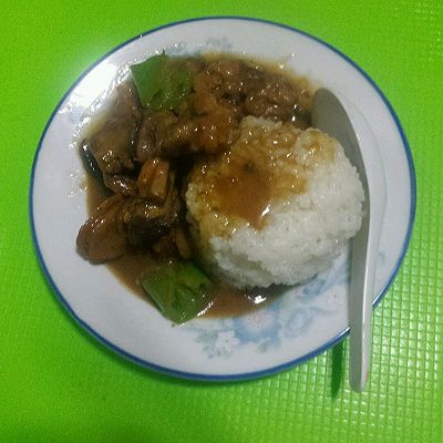 黄焖鸡米饭