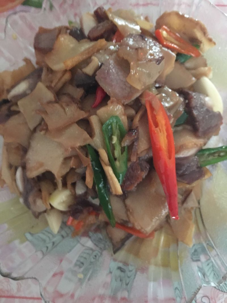 烟笋炒腊肉的做法