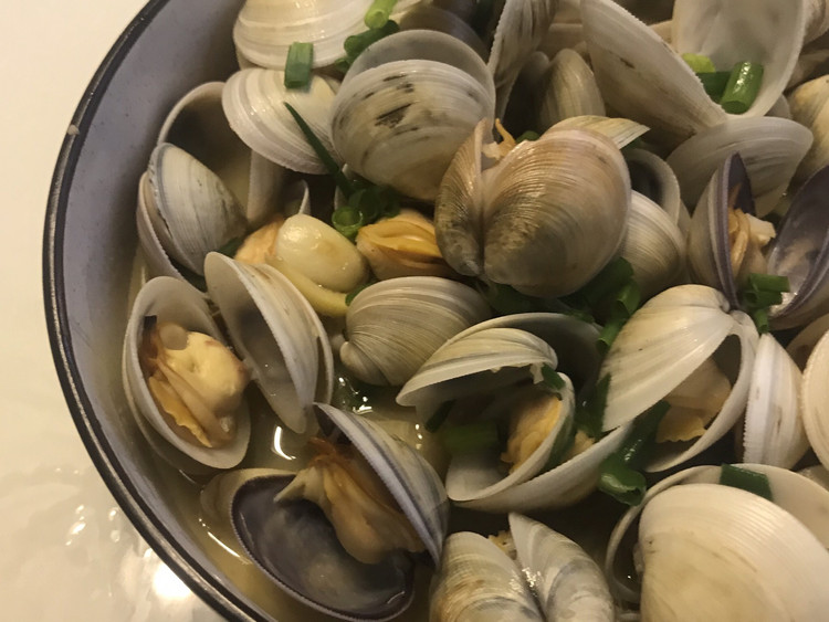 5分钟新手菜-酒蒸蛤蜊的做法