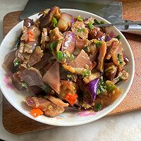 腊肉茄子煲仔饭的做法图解5