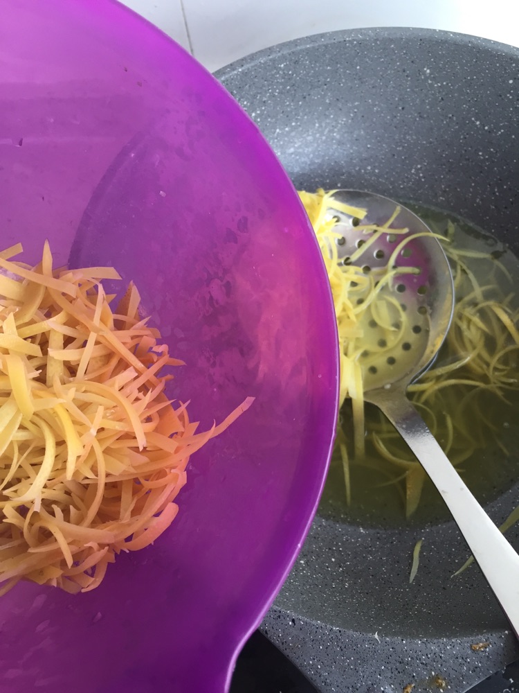 蜂蜜柚子茶。甜蜜的做法图解6