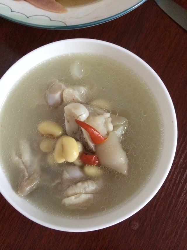 豬蹄黃豆湯