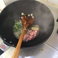 炸酱面的做法图解1