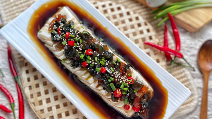 皮蛋拌豆腐