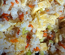 早起鸡蛋胡萝卜茭白炒米饭的做法