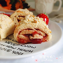 美味小点心在家出炉—草莓司康卷