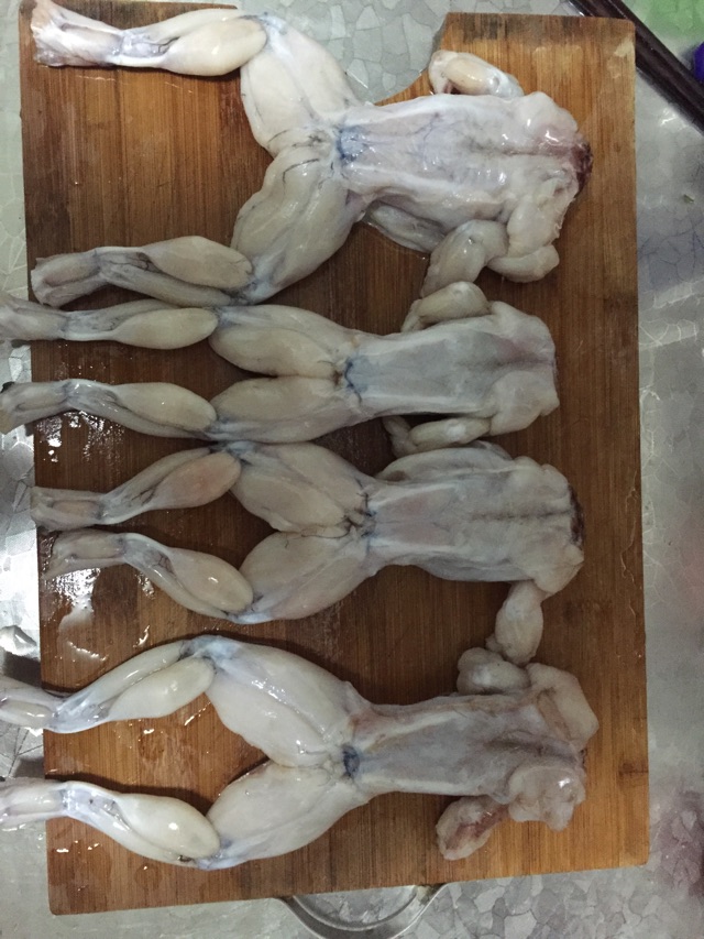 我们最爱的黄记煌牛蛙锅！的做法图解1