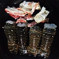 蒜蓉黄油焗龙虾尾的做法图解1