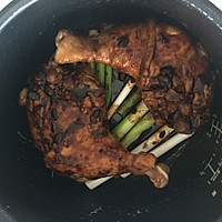 电饭锅酱焖鸡腿的做法图解3