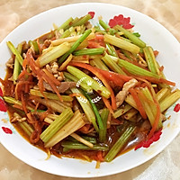 野鸡红—芹菜胡萝卜炒肉丝的做法图解7