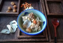 秋季养生汤～海底椰杏仁排骨汤的做法