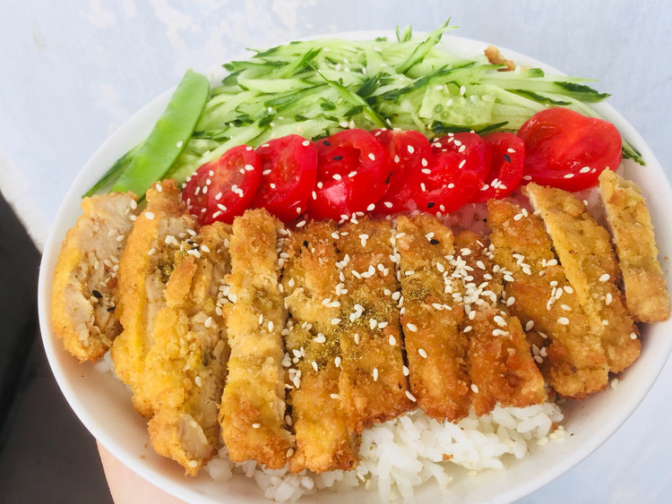 莳萝鲜蔬鸡排饭的做法