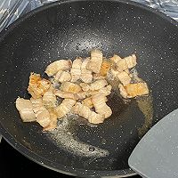 上班族10分钟快手菜（香干炒五花肉）的做法图解1
