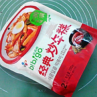#暖冬酱在手，嗨吃部队锅# 韩式炒年糕的做法图解1