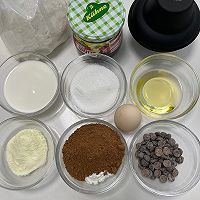 蘑菇头巧克力樱桃酱玛芬的做法图解1