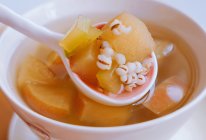 #皇后红玫瑰花式做法#夏日去火糖水苹果瓜皮糖水的做法