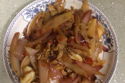 洋葱炒肉