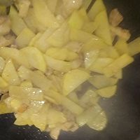 土豆片炒肉的做法图解5