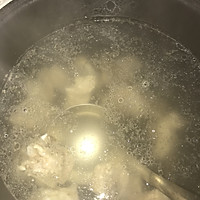 板栗煲龙骨汤的做法图解2